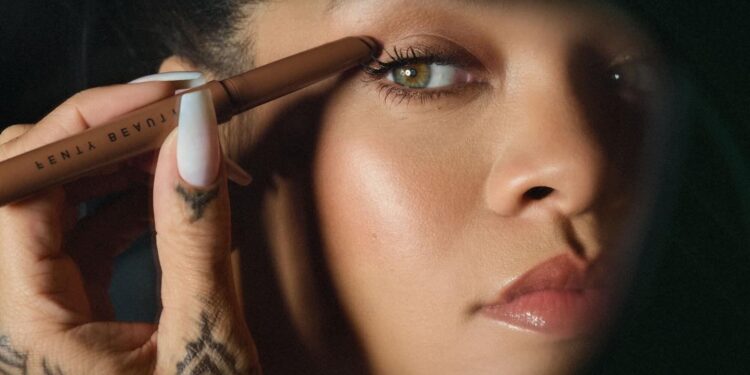 Fenty Beauty de Rihanna est la plus grande marque de beauté de célébrités au monde