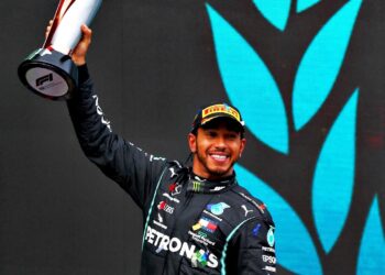 Un Nouveau Chapitre pour une Légende : Lewis Hamilton Rejoint Ferrari